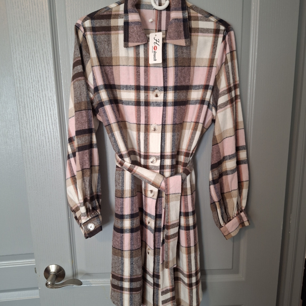 NWT Ladies Long Sleeve Dress. Size M. Never Worn